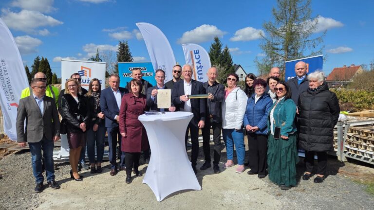 𝗨𝗿𝗼𝗰𝘇𝘆𝘀𝘁𝗮 𝗶𝗻𝗮𝘂𝗴𝘂𝗿𝗮𝗰𝗷𝗮 𝗿𝗼𝘇𝗽𝗼𝗰𝘇𝗲̨𝗰𝗶𝗮 𝗶𝗻𝘄𝗲𝘀𝘁𝘆𝗰𝗷𝗶 𝗺𝗶𝗲𝘀𝘇𝗸𝗮𝗻𝗶𝗼𝘄𝗲𝗷 𝘄 𝗪𝗲̨𝗴𝗹𝗶𝗻́𝗰𝘂 𝗽𝗿𝘇𝘆 𝘂𝗹. 𝗦𝗽𝗼𝗿𝘁𝗼𝘄𝗲𝗷.